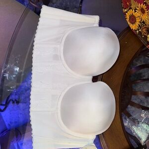 Chic White Strapless Bra